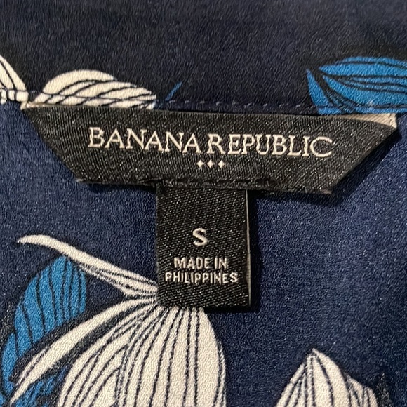 Bundle of tops for ladies 👚 Banana Republic, Ann Taylor and Old Navy. - Picture 2 of 10